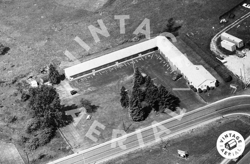 Pine River Motel (Moon-E-Motel) - 1992 Aerial